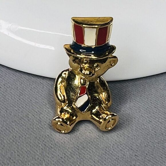 Vintage Avon Patriotic Red White  Blue Flag Teddy Bear Lapel Pin Small - Picture 1 of 7